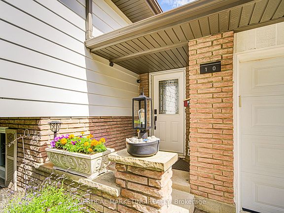 4th image of 10 Crabapple Ct