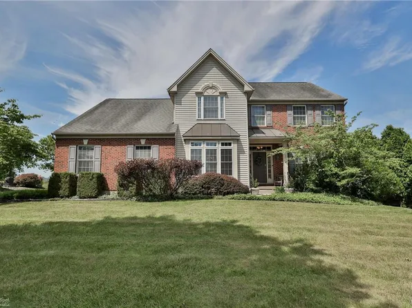 2392 Esquire Dr, Easton, PA 18045