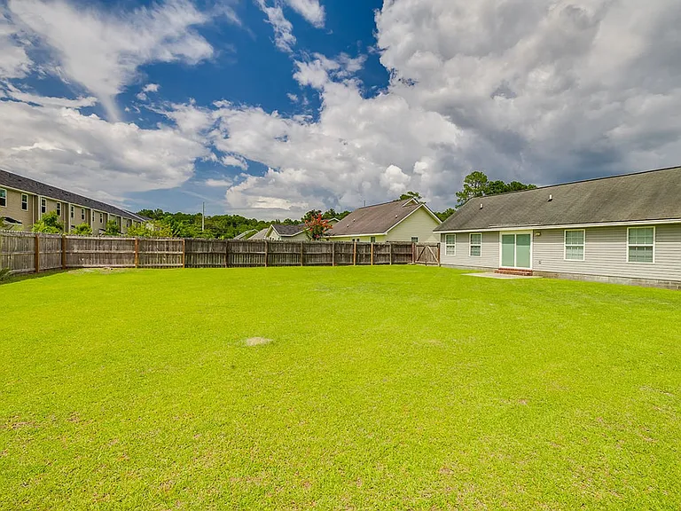 114 Mustang Dr — Photo 27