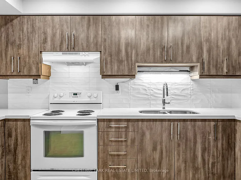 880 Broadview Ave #3 — Photo 4