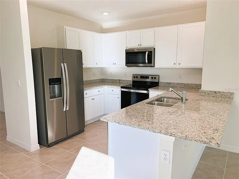 2127 Desert Rose Dr — Photo 7