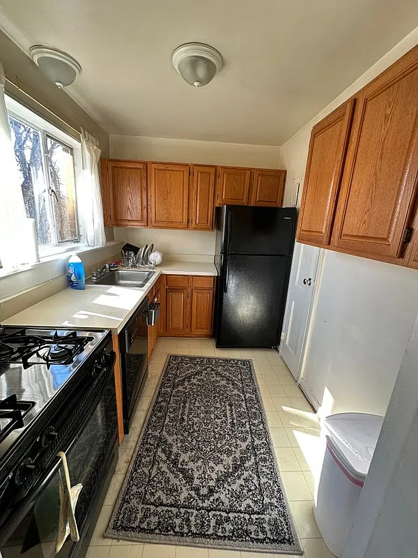 2 bed, 1.0 bath, 842 sqft, $2,100 — Photo 3