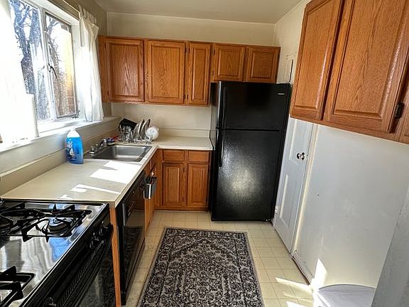 3rd image of 10311 Montrose Ave APT 201