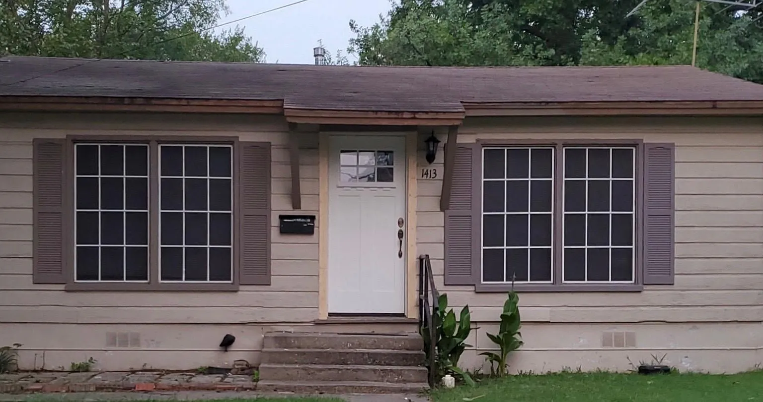 3 bed, 1300 sqft, $2,100 — Photo 2