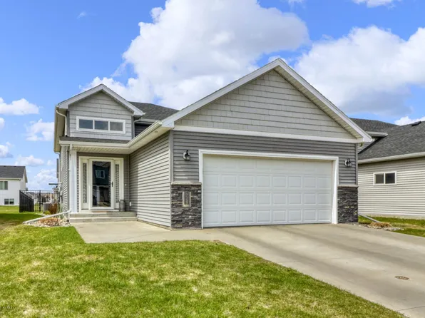 4553 13th St S, Moorhead, MN 56560