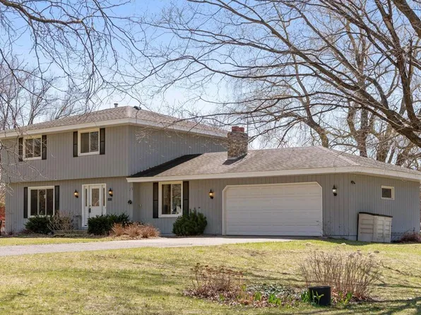 2755 Olive Ln N, Plymouth, MN 55447