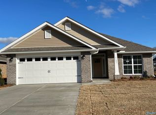 9103 Eagle Trace Dr SE, Owens Cross Roads, AL 35763