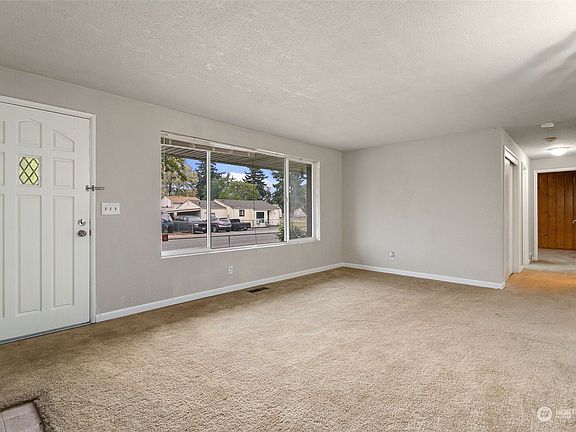 3rd image of 11304 Yakima Avenue S