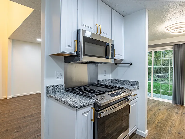 111 Commons Dr — Photo 12