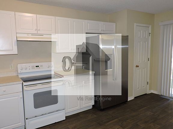 3rd image of 1005 Antigua Cir