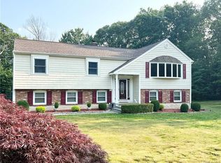 45 Partridge Ln, Putnam Valley, NY 10579