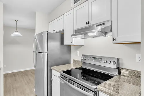 Country Creek Apartments Photo 1