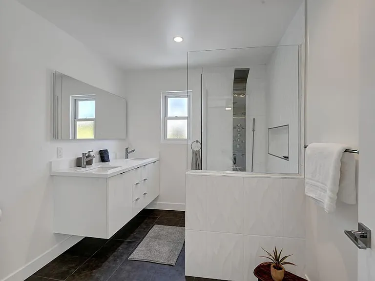 bedroom #2 ensuite bathroom