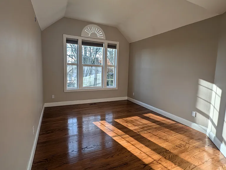 450 NW Pacific Grove Dr — Photo 13