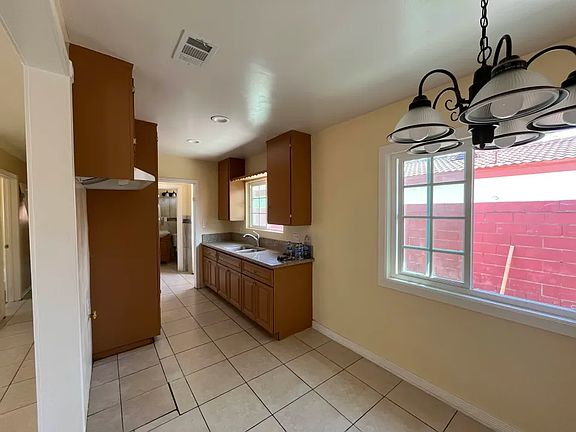 4th image of 14564 Bellflower Blvd