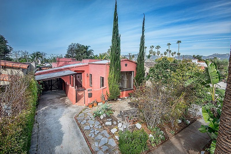 1st image of 525 N Poinsettia Pl #1