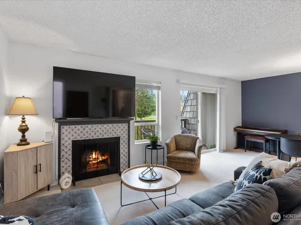 21615 80th Avenue W #215, Edmonds, WA 98026