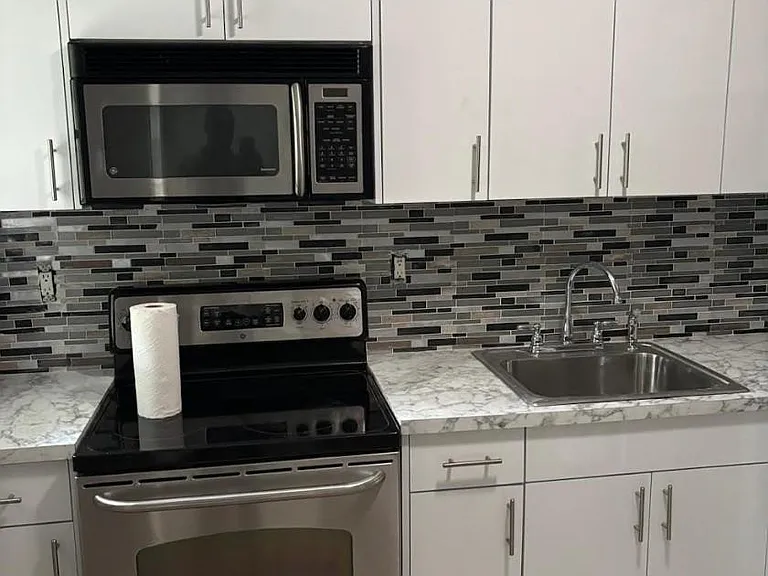 407 SE 3rd Ave #B — Photo 4
