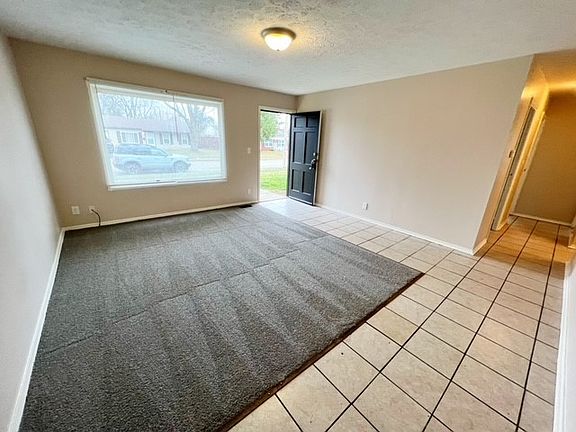 7842BrennanLivingRoom1_01252023