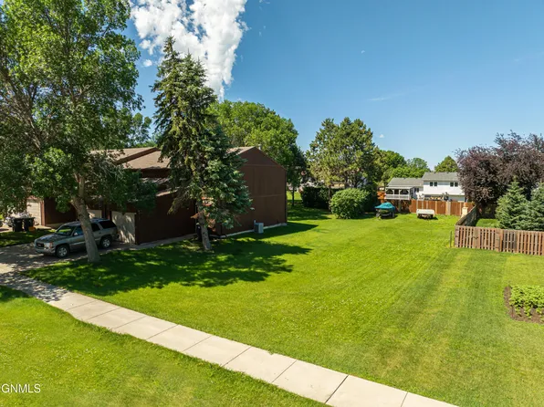 11th Ave SE, Mandan, ND 58554