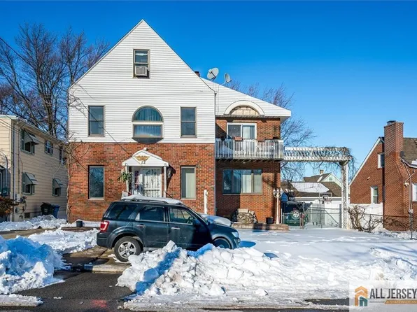 12 E William St, Fords, NJ 08863