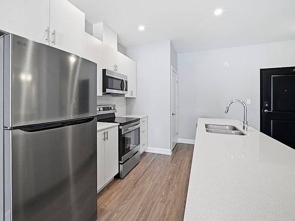 4th image of 2396 Cleroux Cres #103