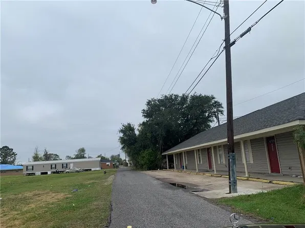 Miles St, Lutcher, LA 70071