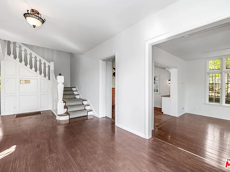 2441 Glendower Ave — Photo 7