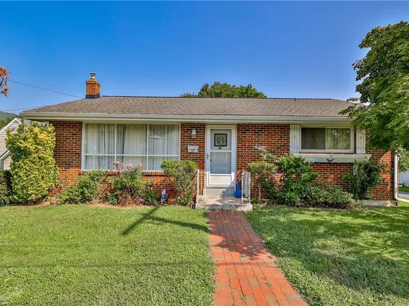 97 Hess Ave, Hellertown, PA 18055