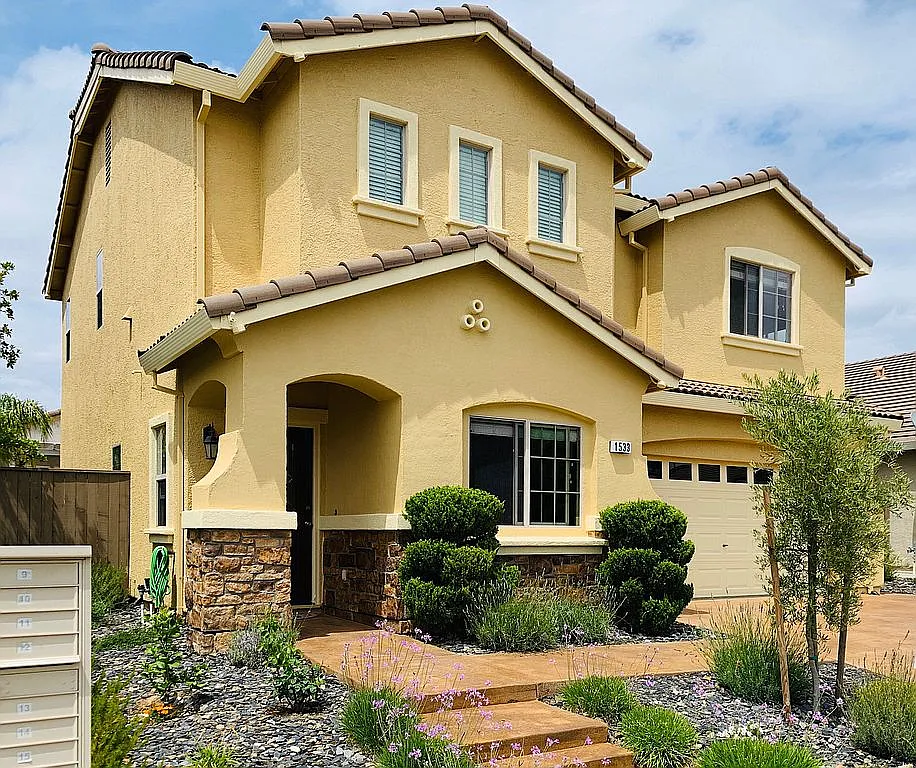 1533 La Guardia Cir photo 1
