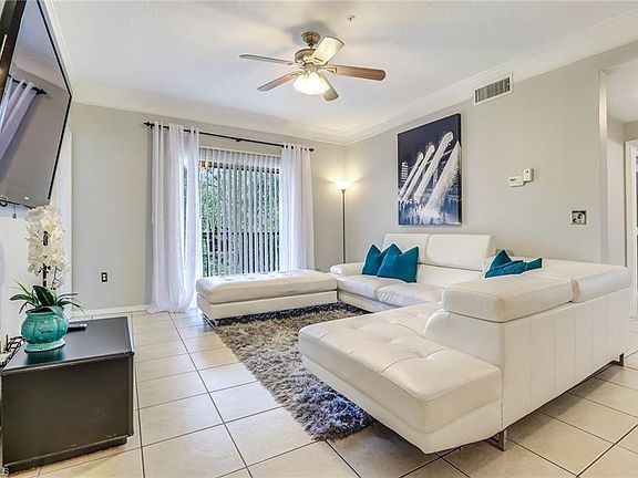 2nd image of 11500 Villa Grand APT 305
