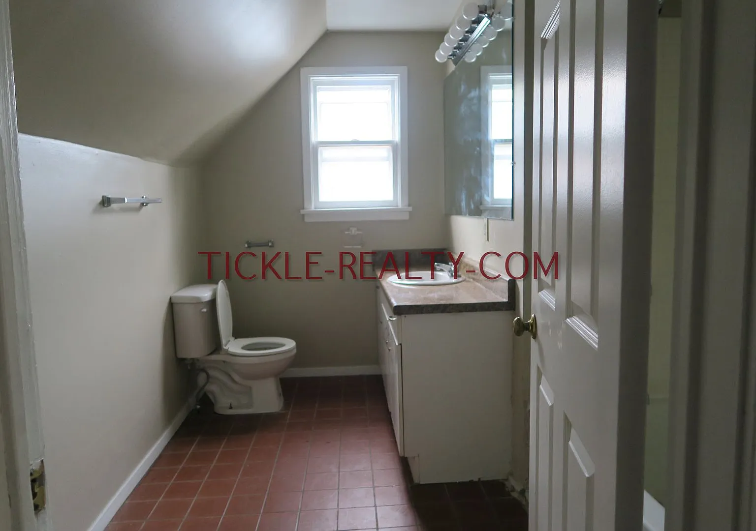 Tickle Realty — Photo 3
