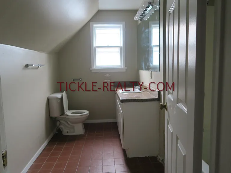 12 Birch Cres — Photo 3