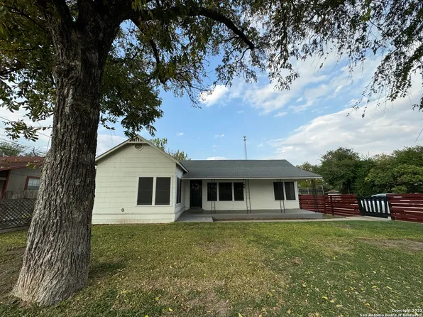 532 E OPPENHEIMER ST, Uvalde, TX 78801