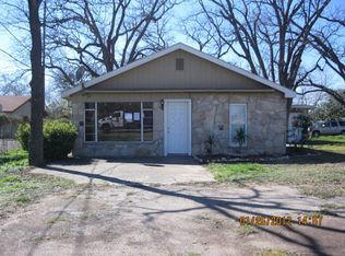 807 S Getty St, Uvalde, TX 78801