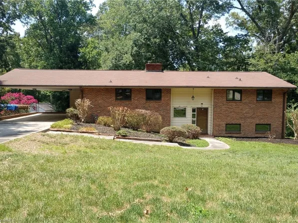 606 Willowmoore Ave, Thomasville, NC 27360