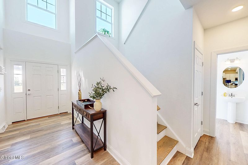 3rd image of 12 Basswood Court