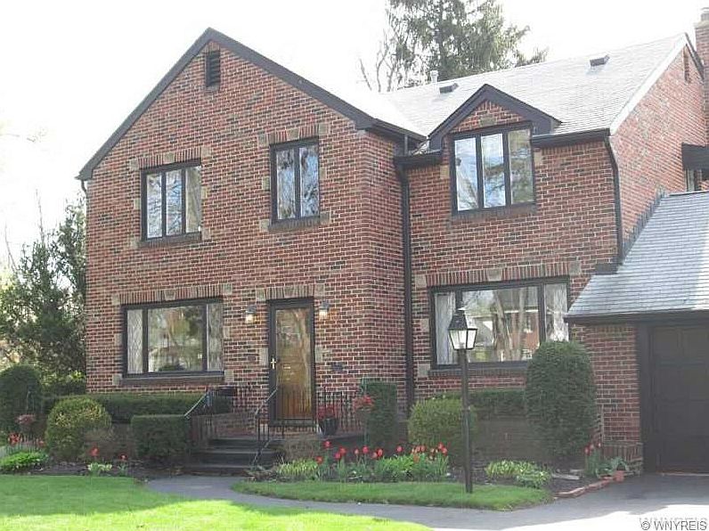 1st image of 22 Darwin Dr