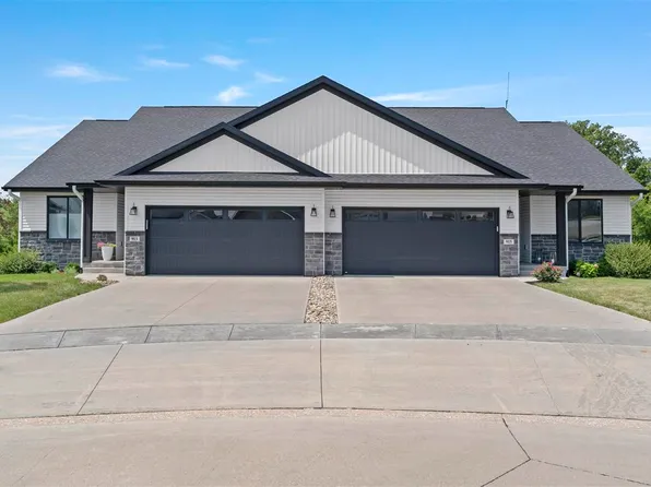 915 Summit Ct, Tiffin, IA 52340