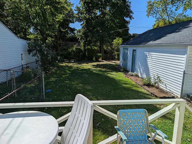 486 Linden Ave — Photo 6