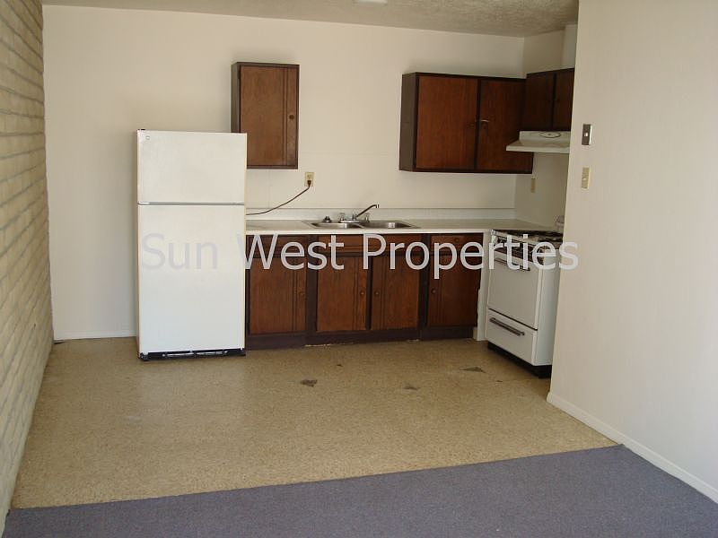 2nd image of 1012 Glade Ln APT 12