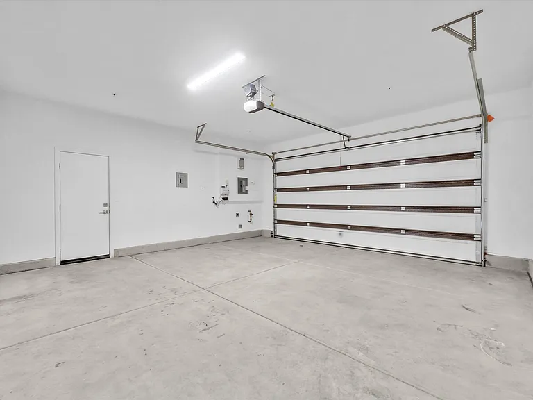 4688 Florence Dr — Photo 15