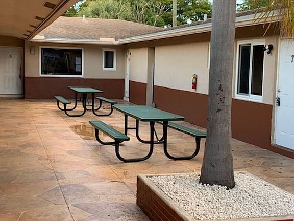 5th image of 95 NW 39th St #2