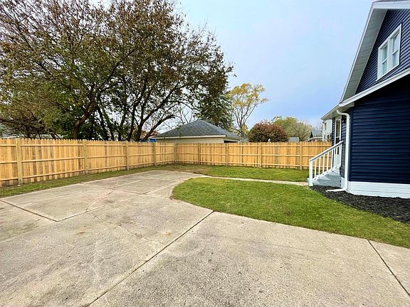 4th image of 2033 Swensberg Ave NE