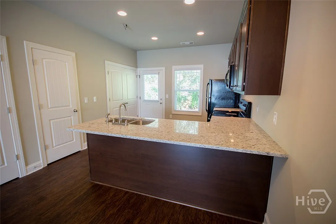 2 bed, 2.5 bath, 1088 sqft, $1,450 — Photo 1