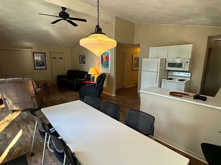 2500 Lakefront Dr — Photo 10