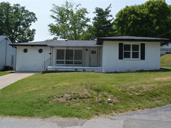 204 N Springfield St, Grafton, IL 62037