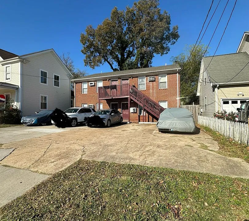 724 W 35th St