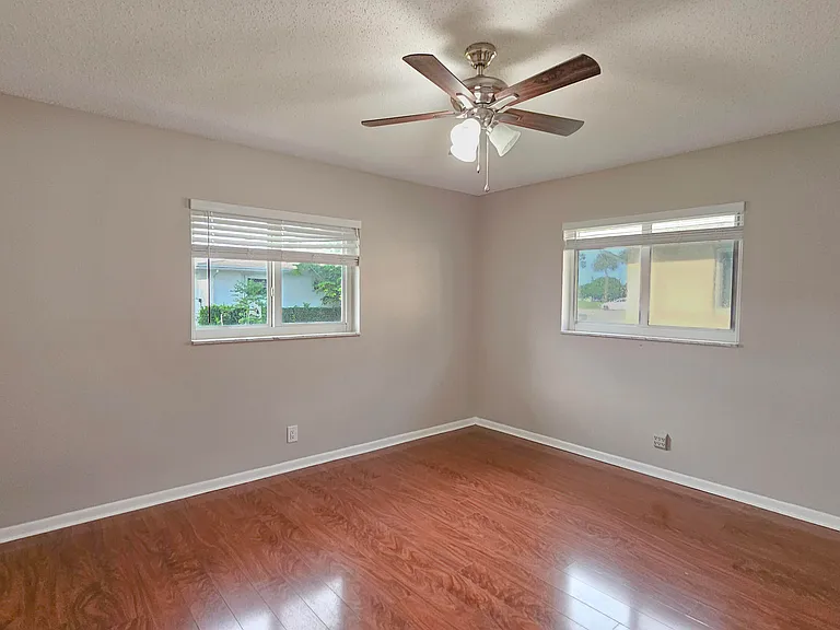 7180 NW 10th Ct — Photo 13