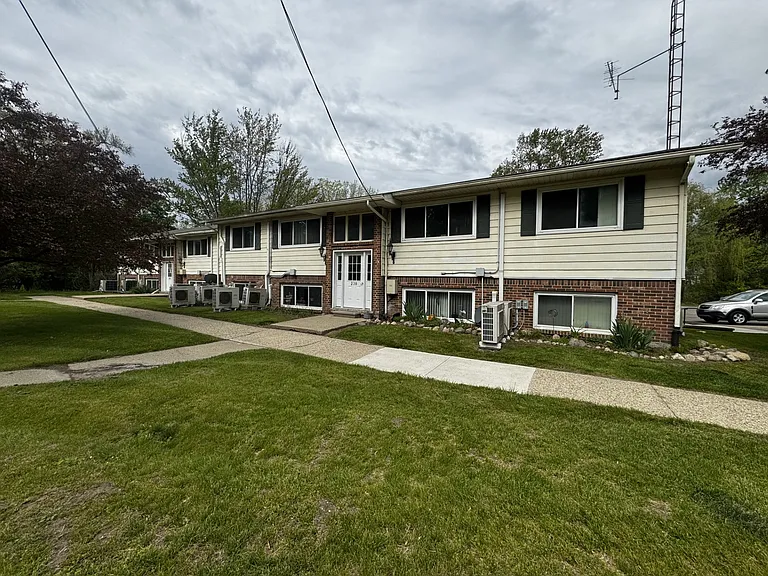 212 S Williams St #218E — Photo 1
